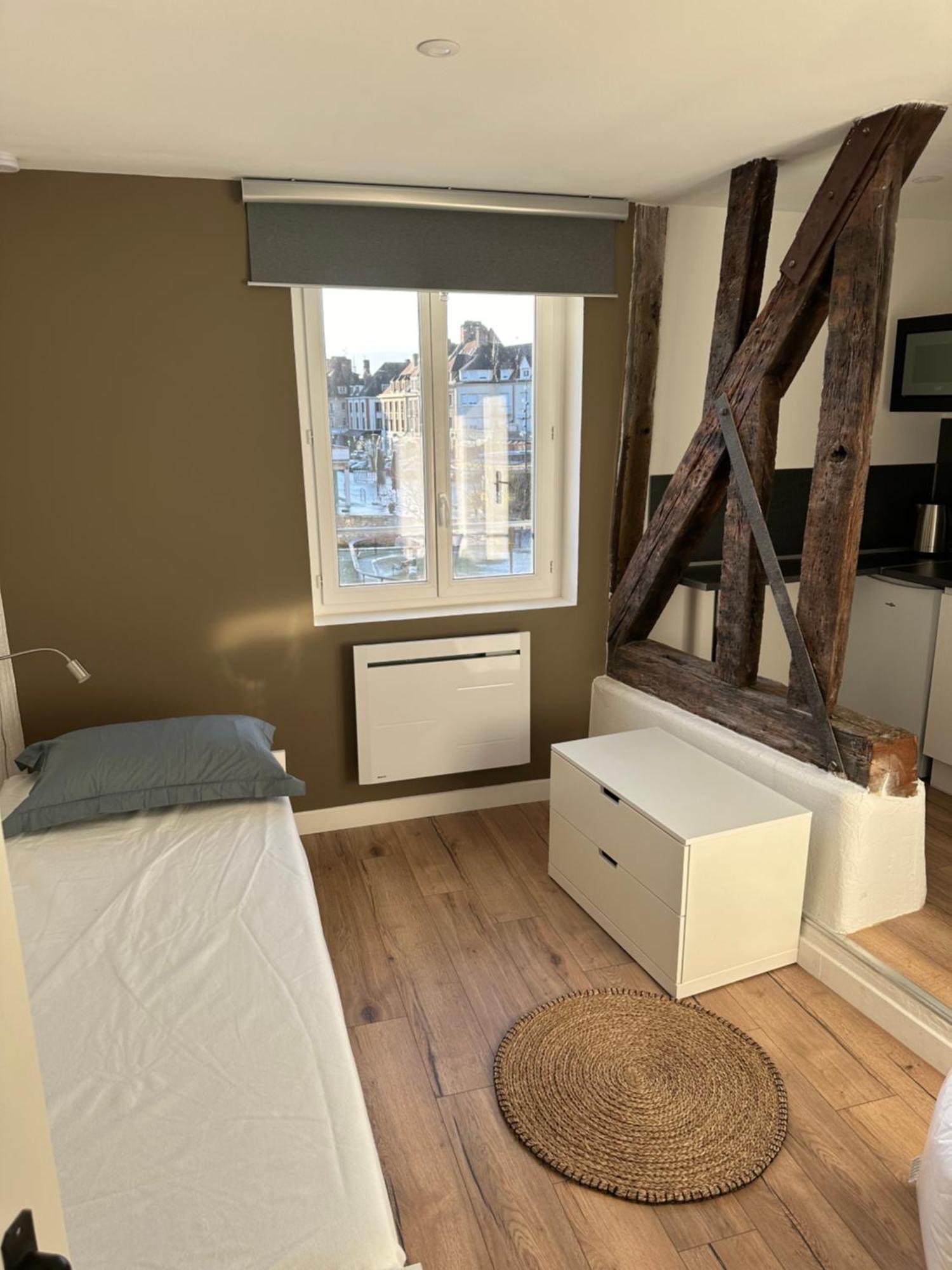 London Pub Brasserie Apartment Evreux